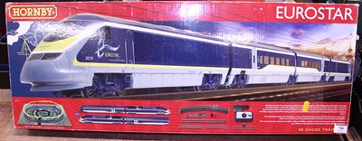 Lot 746 - A Hornby 00 scale Eurostar train set