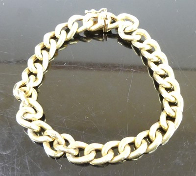 Lot 360 - A 9ct gold hollow curblink bracelet, 12.4g, 20....