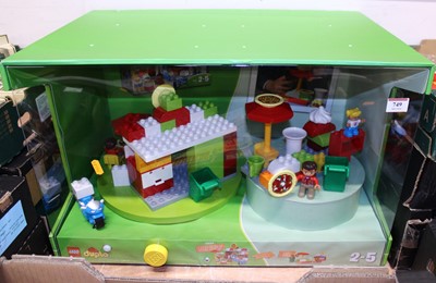 Lot 749 - A plastic cased Lego Duplo playset No. 10834