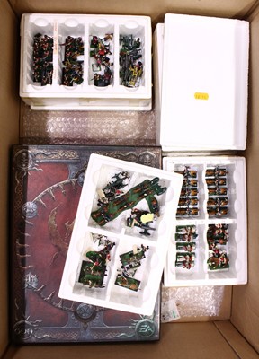 Lot 761 - A tray containing Warhammer figures