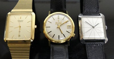 Lot 422 - A gent's Bulova Accutron steel cased...