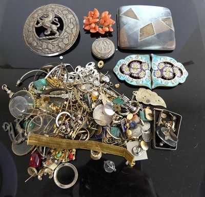 Lot 428 - Assorted costume jewellery, to include enamel...