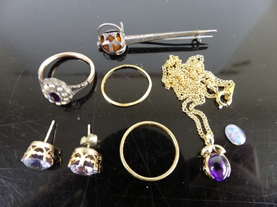 Lot 444 - Mixed lot to include yellow metal, amethyst...