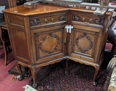 Lot 1283 - An Edwardian mahogany freestanding corner...