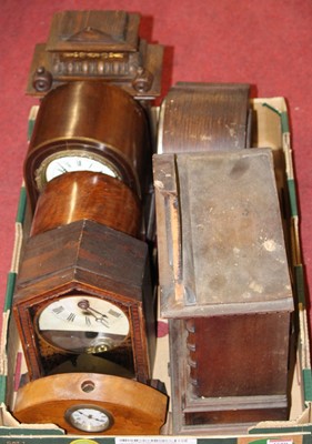 Lot 1650 - A box of assorted wooden mantel clocks (all a/f)