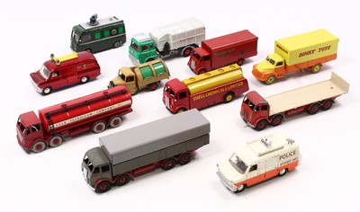 Lot 1547 - A Dinky Toys group of 11 loose diecast models...