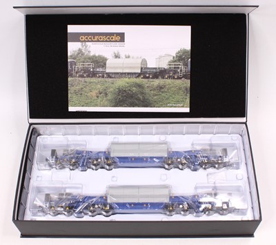 Lot 403 - Accurascale KU001A Kua Nuclear Flask Wagons,...