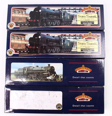 Lot 433 - Four Bachmann Branch-Line locos: 32-050 class...