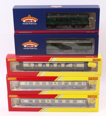 Lot 441 - Five coaches: Hornby – R4312 Pullman Parlour...