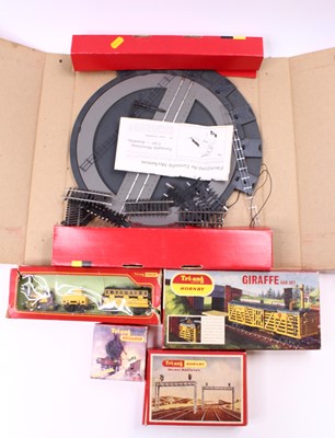 Lot 424 - Small collection of boxed Hornby & Triang...