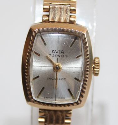 Lot 2802 - A lady's Avia 9ct gold cased bracelet watch,...