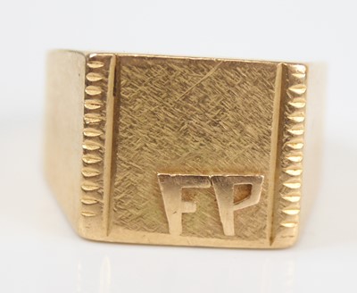 Lot 2472 - A French 18ct gold gent's signet ring, the...