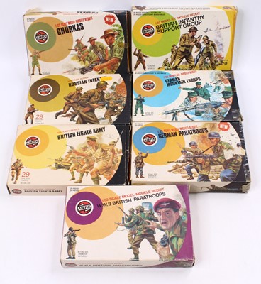 Lot 2165 - Airfix group of seven 1/32 scale infantry...