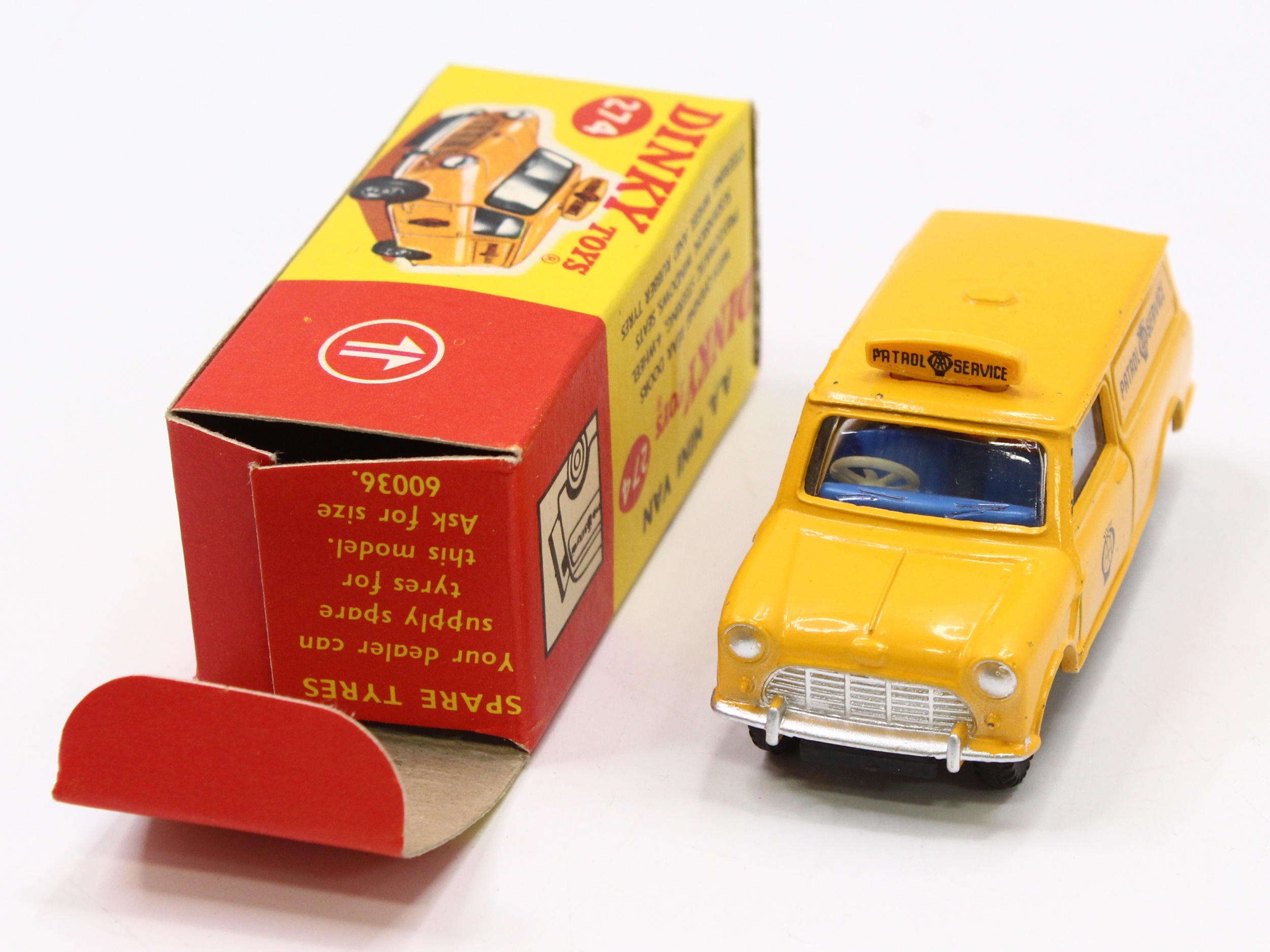 DINKY TOYS A.A. MINI VAN 274 ロードサービスミニバン Dinky Toys 274 A.A. Mini Van - QDT