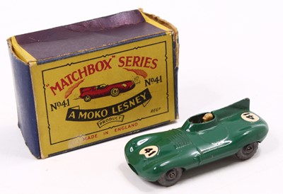 Lot 1590 - Matchbox Lesney No.41b, Jaguar D Type, green...