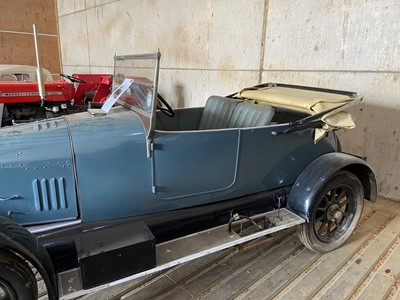 Lot 4001 - A 1925 Morris Cowley Occassional Four model...