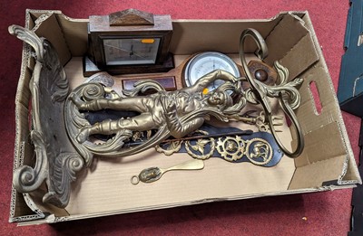 Lot 218 - Miscellaneous items to include a figural brass...