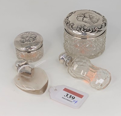 Lot 339 - An early 20th century scent bottle, having a...