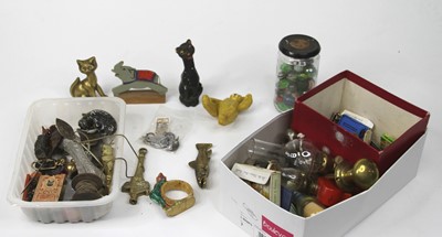 Lot 263 - Miscellaneous items to include glass marbles,...