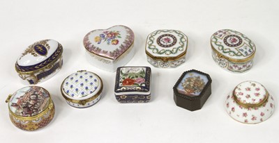 Lot 264 - A collection of porcelain trinket boxes, to...