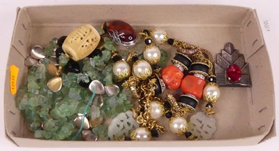 Lot 286 - A collection of costume jewellery, to include...