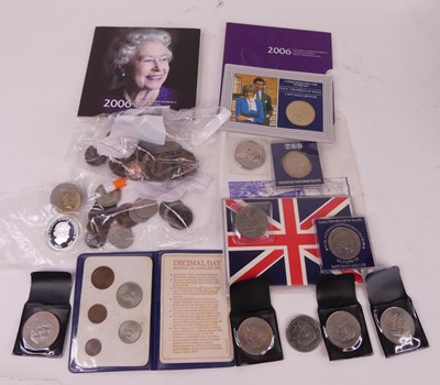 Lot 295 - A collection of mixed coinage, to include an...