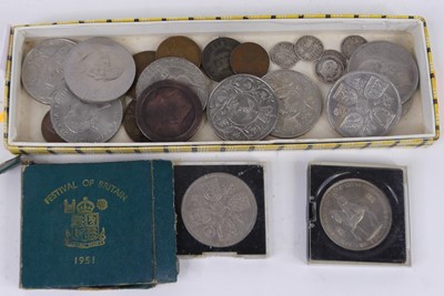 Lot 303 - A collection of mixed coinage, to include...