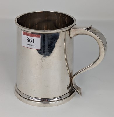 Lot 361 - An Elizabeth II silver tankard of plain...