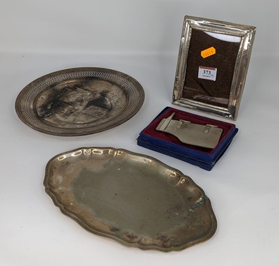 Lot 373 - An American silver dish of circular form with...