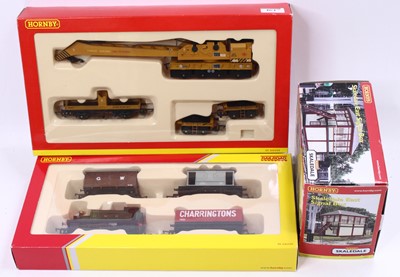 Lot 464 - Three Hornby items: R2670 Railroad Train Pack...