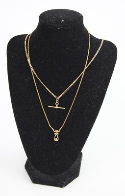 Lot 426 - A modern 9ct gold flat curb link neck chain,...