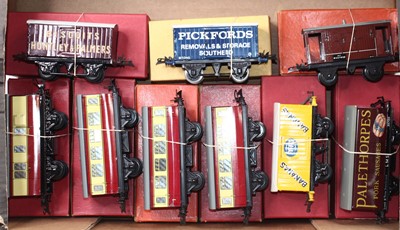 Lot 293 - Nine items of 0-gauge rolling stock: Hornby:...