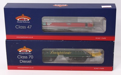 Lot 550 - Two Bachmann Branch-line diesel locos, 21 DCC:...