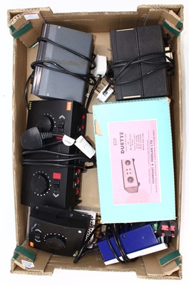 Lot 551 - Tray of controllers. These are all unchecked...