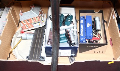 Lot 1579 - Tray of mixed items to include Hornby 0-4-0...