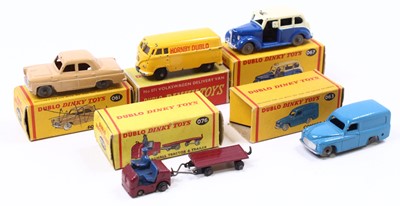 Lot 561 - Five Dublo Dinky Toys: 076 Lansing-Bagnall...