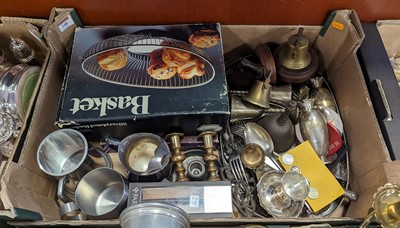 Lot 240 - A collection of metalware to include pewter...