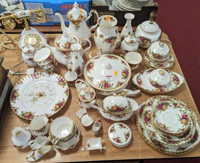 Lot 476 - A collection of Royal Albert Old Country Roses...