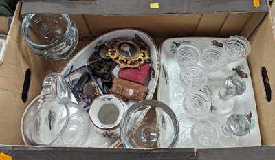 Lot 480 - A collection of ceramics and glassware to...