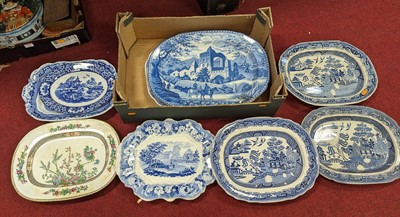 Lot 524 - A collection of blue and white transfer...