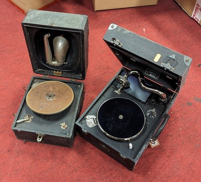 Lot 525 - An early 20th century Decca The Salon Junior...