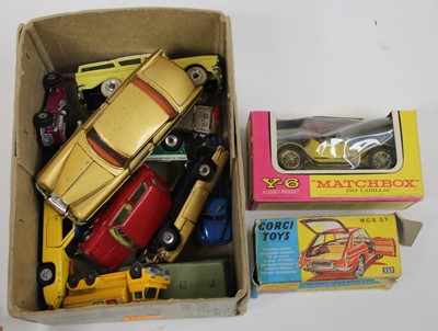 Lot 554 - A collection of diecast model vehicles to...