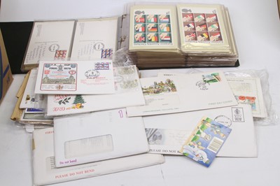 Lot 575 - A collection of presentation packs of first...