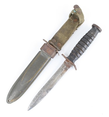 Lot 3322 - A US Army M3 trench knife, the 16.5cm blade...