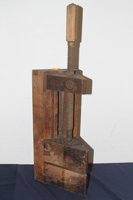 Lot 584 - An early 20th century wooden vice, width 51cm