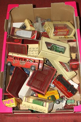 Lot 608 - A collection of diecast model vehicles, to...