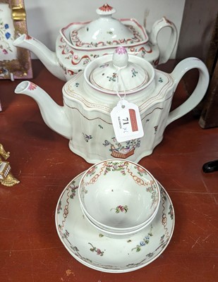 Lot 71 - A pair of 18th century New Hall porcelain tea...