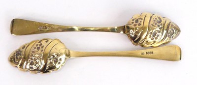 Lot 2159 - A pair of George IV Irish silver gilt berry...