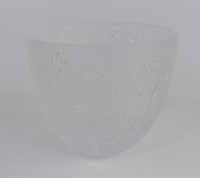 Lot 57 - A contemporary Lalique 'Ombelles' frosted...