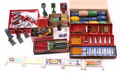 Lot 333 - Various small Hornby accessories: two 1925-31...